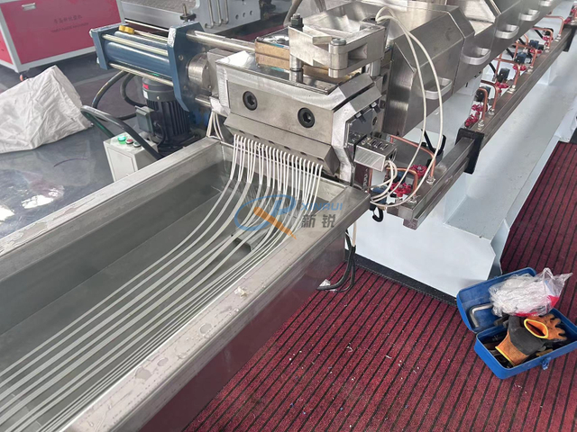 TPR TPV TPE Granular Raw Material For Forming Car Mat Sheet Extrusion Making Machine